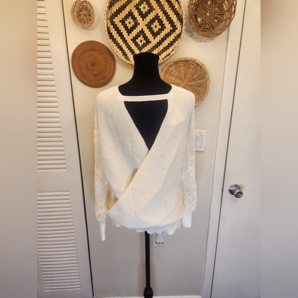 LAST ONE! White V Neck Sweater With Lace Sleeves - Picture 4 of 6